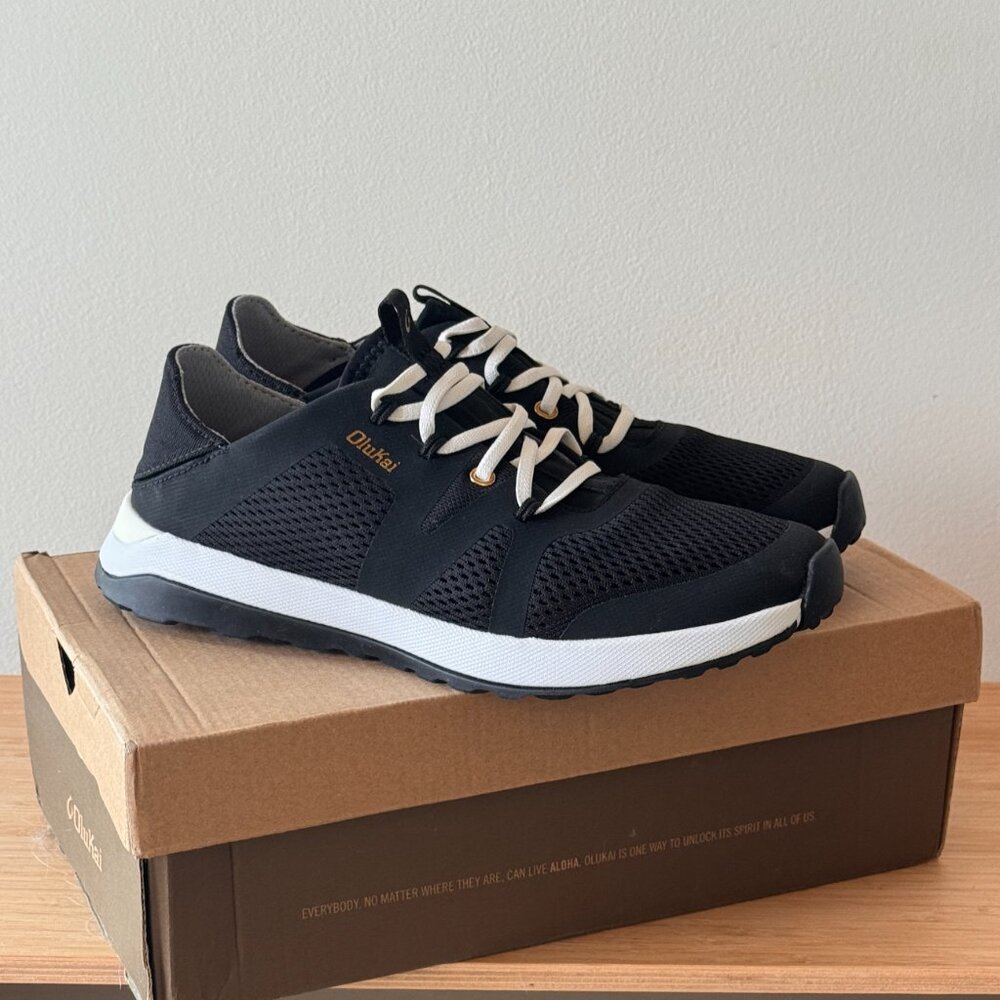 OluKai Hula Black and White Athletic Shoes / Sneakers 7.5 US Brand New